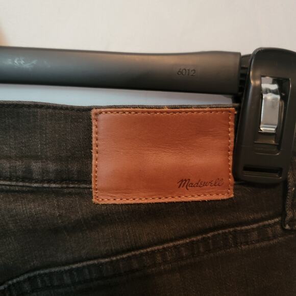 Madewell Washed Black High Waisted Step Raw Hem 10 in Skinny Jeans Size 25 - Picture 2 of 10